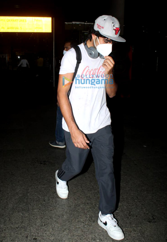 photos sara ali khan tamannaah bhatia and others snapped at the airport 4