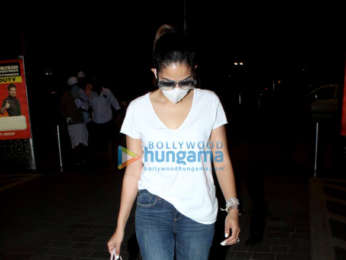 Photos: Shahid Kapoor, Mira Kapoor and Pooja Hegde snapped at the airport