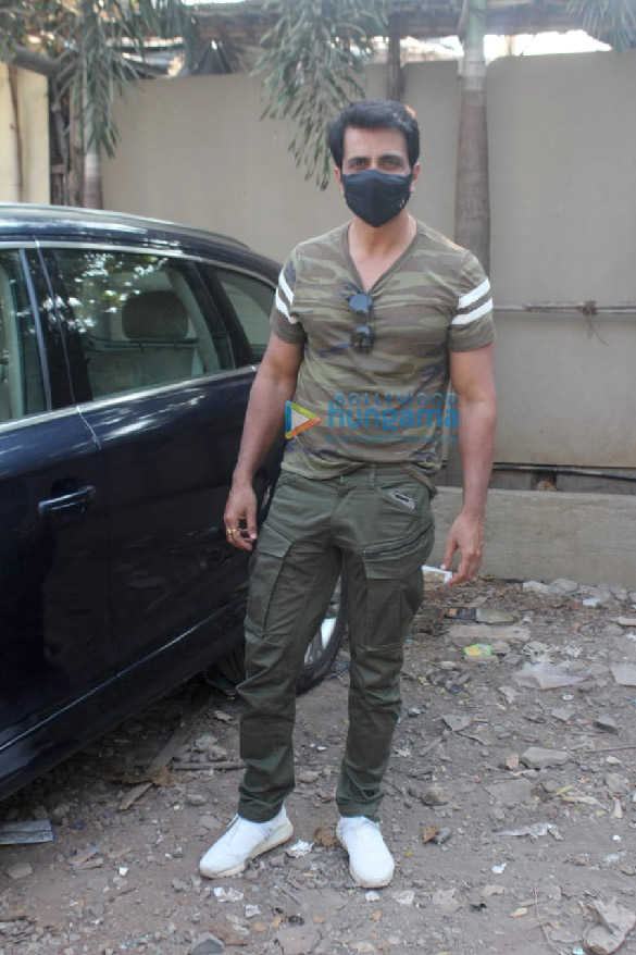 photos sonu sood spotted in versova 4