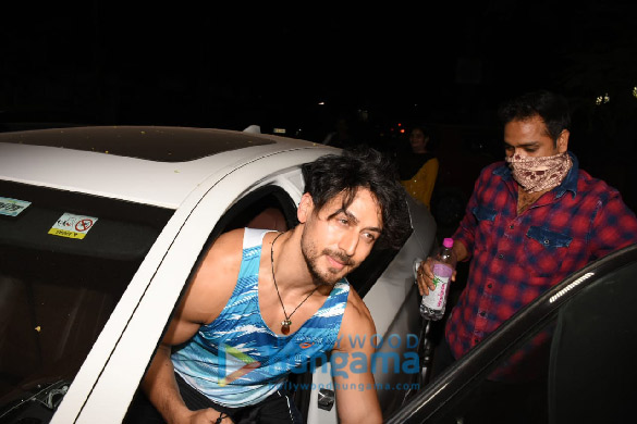 photos tiger shroff snapped at dubbing studio in juhu 4