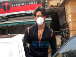Photos: Tiger Shroff snapped in Bandra