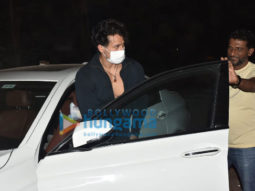 Photos: Tiger Shroff snapped in Juhu