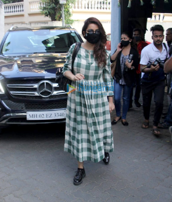 photos tisca chopra spotted in bandra 2