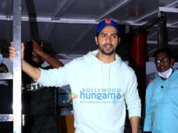 Photos: Varun Dhawan, Disha Patani and others spotted at Versova Jetty