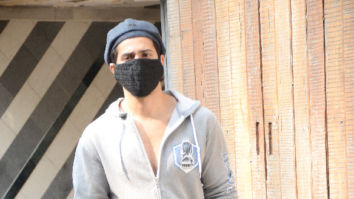 Photos: Varun Dhawan snapped at gym in Juhu
