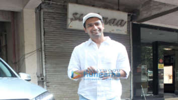 Photos: Vicky Kaushal and Zoya Akhtar snapped in Bandra