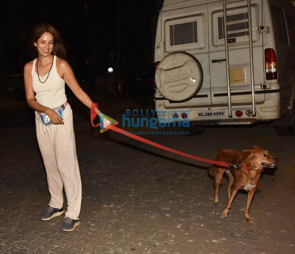 photos vidya malvade spotted in bandra with her pet 2