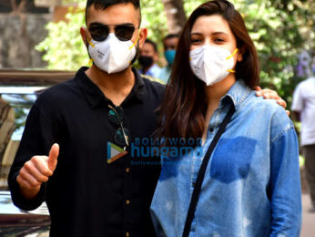 Photos: Virat Kohli & Anushka Sharma spotted at a clinic in Khar