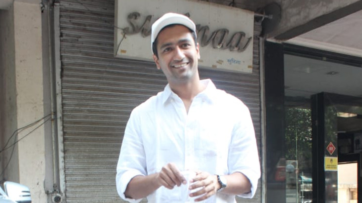 Zoya Akhtar and Vicky Kaushal spotted at Bandra