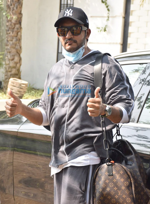 Shashank Khaitan arrives at Varun Dhawan - Natasha Dalal’s wedding venue ahead of the Sangeet night