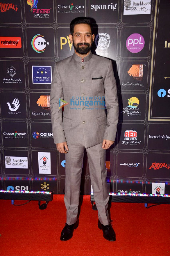 celebs grace the dadasaheb phalke international film festival awards 2021 070 3