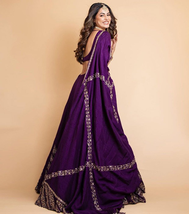 Hina Khan's purple lehenga worth Rs. 96,800 is a must-have for the wedding season wardrobe Hina Khan's purple lehenga worth Rs. 96,800 is a must-have for the wedding season wardrobe