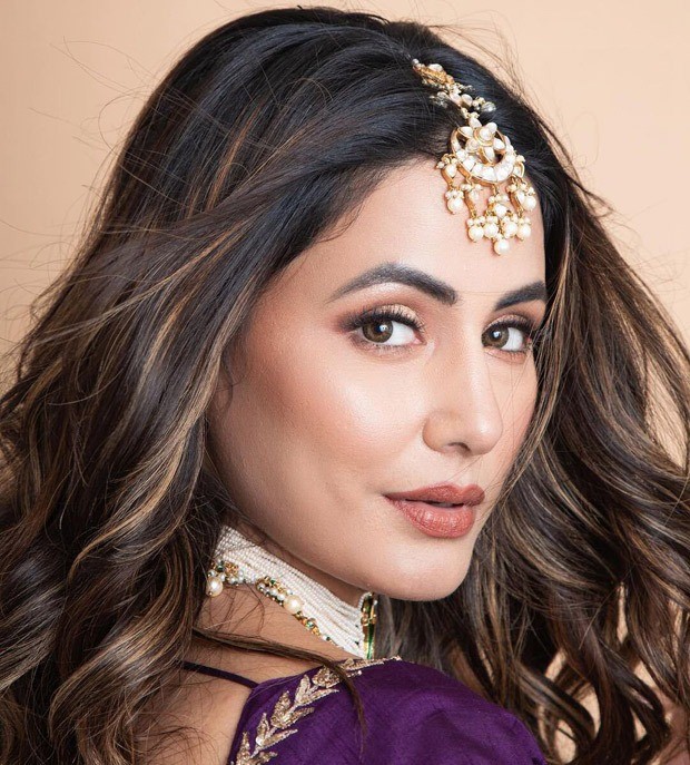 Hina Khan's purple lehenga worth Rs. 96,800 is a must-have for the wedding season wardrobe Hina Khan's purple lehenga worth Rs. 96,800 is a must-have for the wedding season wardrobe