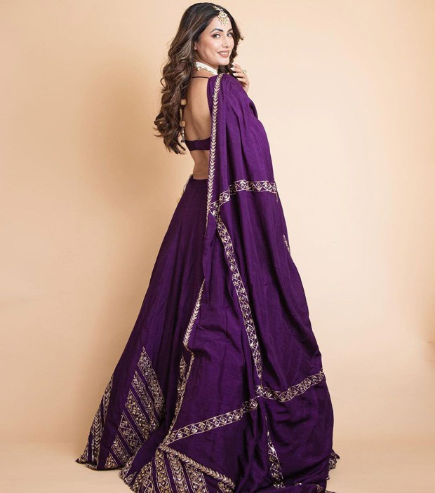 Hina Khan's purple lehenga worth Rs. 96,800 is a must-have for the wedding season wardrobe Hina Khan's purple lehenga worth Rs. 96,800 is a must-have for the wedding season wardrobe