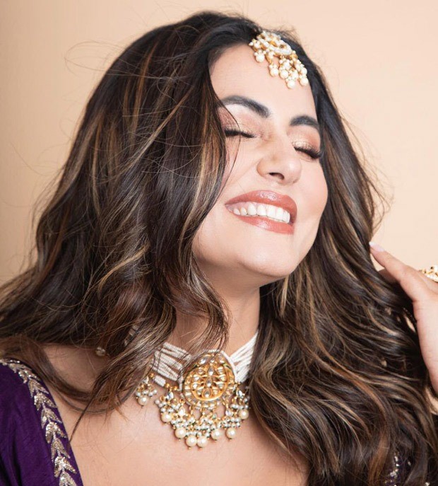 Hina Khan's purple lehenga worth Rs. 96,800 is a must-have for the wedding season wardrobe Hina Khan's purple lehenga worth Rs. 96,800 is a must-have for the wedding season wardrobe