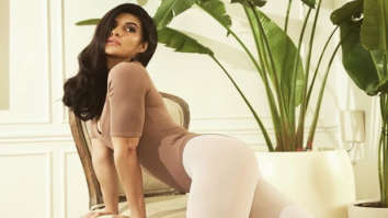 Jacqueline Fernandez makes heads turns as she poses as a ballerina