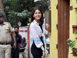 Photos: Alaya F, Aishwarya Thackeray, and Smita Thackeray snapped at Chin Chin Chu in Juhu