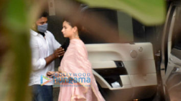 Photos: Alia Bhatt snapped in Juhu