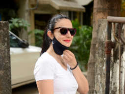 Photos: Ameesha Patel snapped at Kromakay salon in Juhu