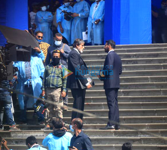 photos amitabh bachchan and ajay devgn spotted shooting in town 2