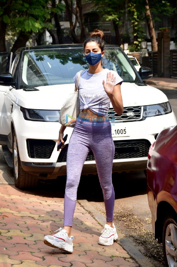 photos ananya panday spotted at anshuka yoga in bandra 4