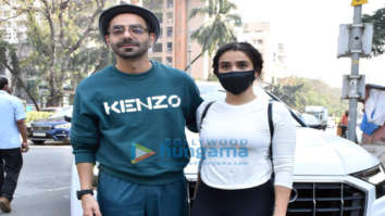 Photos: Aparshakti Khurana and Sanya Malhotra spotted in Juhu