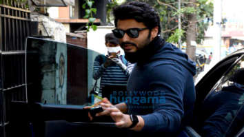 Photos: Arjun Kapoor spotted outside a clinic in Juhu