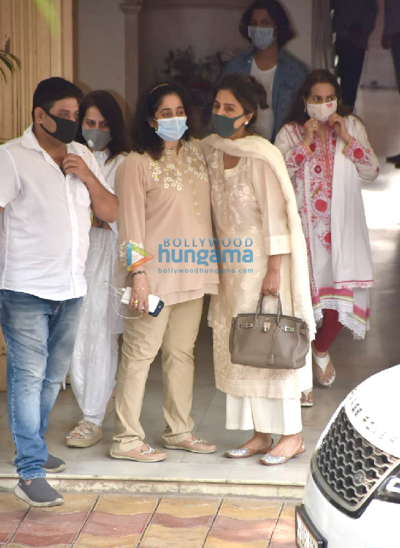 Photos: Celebs attend the late Rajiv Kapoor’s chautha in Chembur