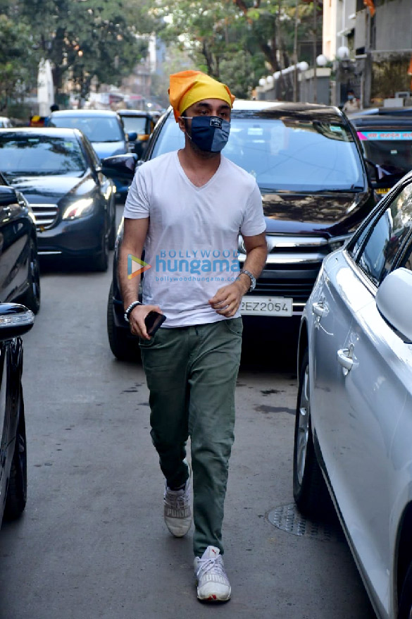 photos celebs attend the prayer meet for bunty walias father 9