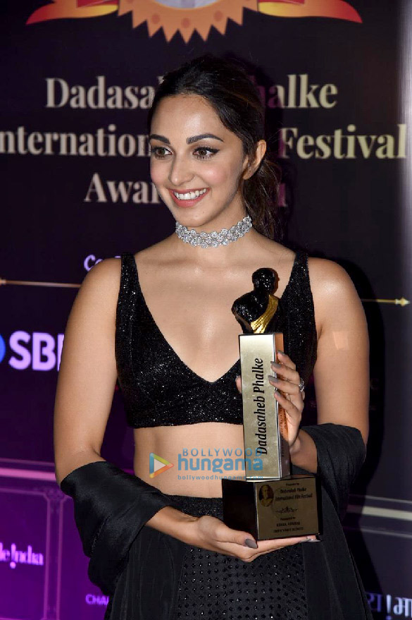 photos celebs grace the dadasaheb phalke international film festival awards 2021 0887 2