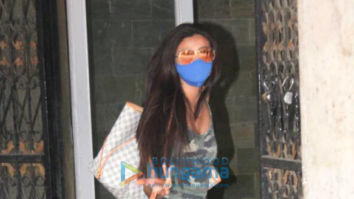 Photos: Daisy Shah snapped at Pilates in Khar