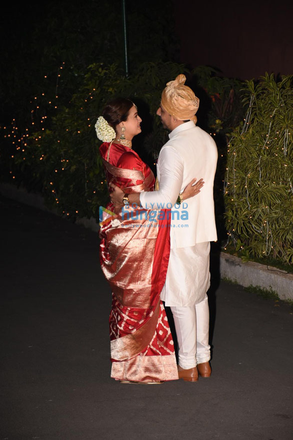 photos dia mirza and vaibhav rekhi pose for the paparazzi as married couple 5