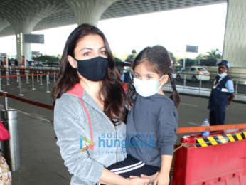 Photos: Disha Patani, Mouni Roy, Soha Ali Khan and others snapped at the airport
