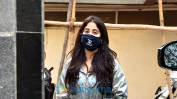 Photos: Janhvi Kapoor snapped at a gym in Khar