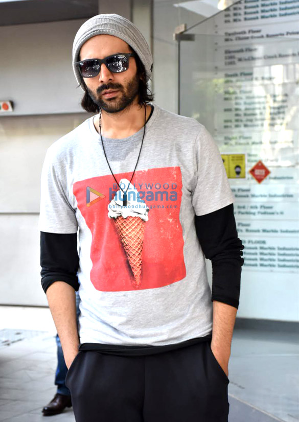 photos kartik aaryan snapped at dance class in andheri 3 2