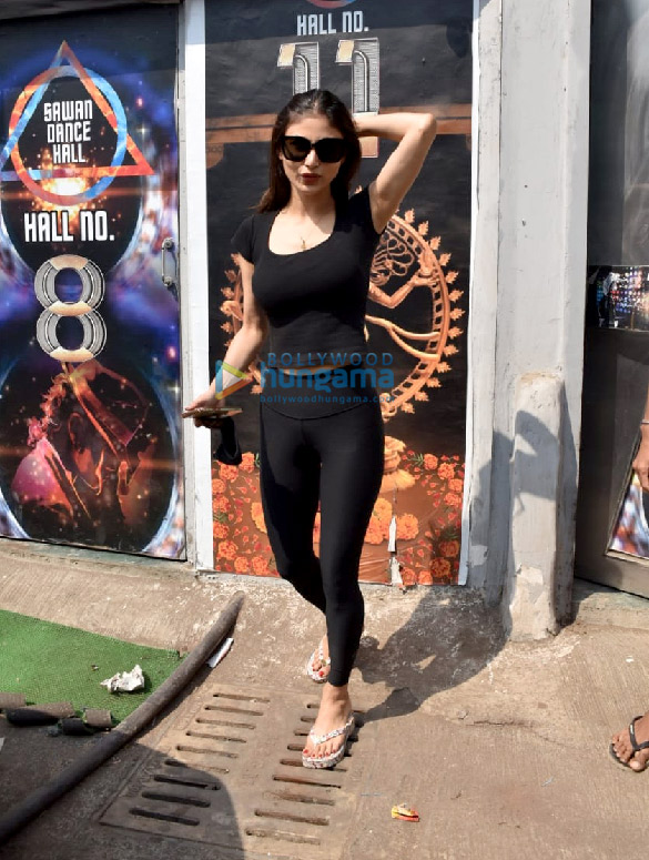 photos mouni roy snapped at dance class in andheri 1 6