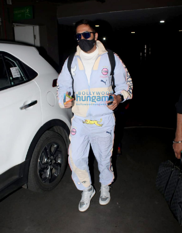 photos nushrratt bharuccha and ayushmann khurrana snapped at the airport 6