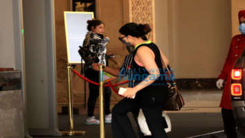 Photos: Parineeti Chopra snapped in Juhu