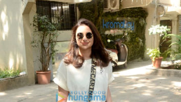 Photos: Parineeti Chopra spotted at Kromakay salon in Juhu