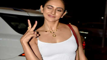 Photos: Rakul Preet Singh and Nimrat Kaur snapped at Bastian in Khar
