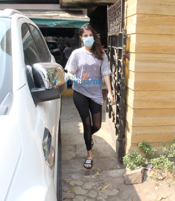 photos rhea chakraborty spotted with her brother at a gym in santacruz 3