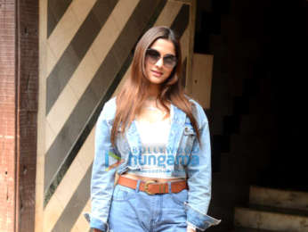 Photos: Saiee Manjrekar spotted with her mom at a gym in Juhu