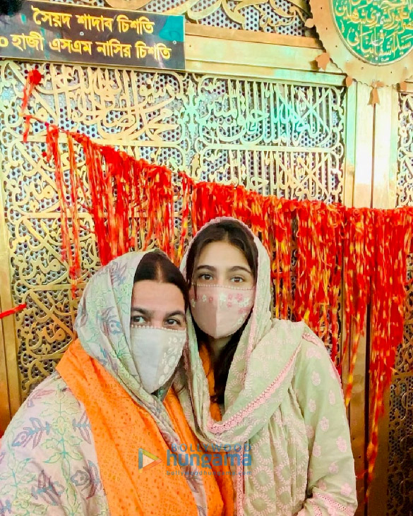 Photos: Sara Ali Khan with mom Amrita Singh at Ajmer Sharif Dargah Photos: Sara Ali Khan with mom Amrita Singh at Ajmer Sharif Dargah