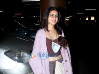 Photos: Shilpa Shetty, Raj Kundra, Mouni Roy and others snapped at the airport