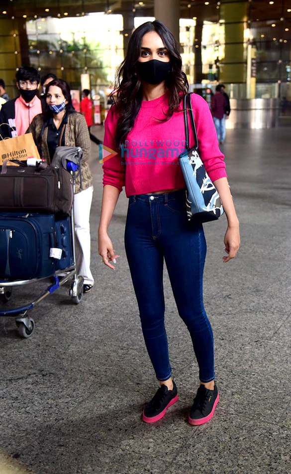 photos shraddha kapoor parineeti chopra john abraham and manushi chhillar snapped at the airport