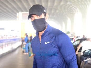 Photos: Shraddha Kapoor, Parineeti Chopra and John Abraham snapped at the airport
