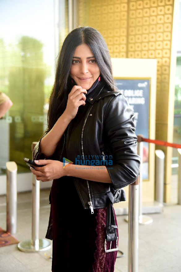 photos shruti haasan and arbaaz khan snapped at the airport 3