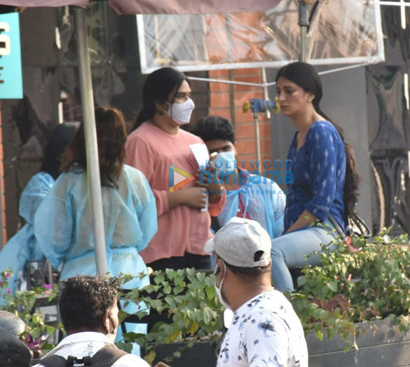 photos shruti haasan spotted on location in lokhandwala 1