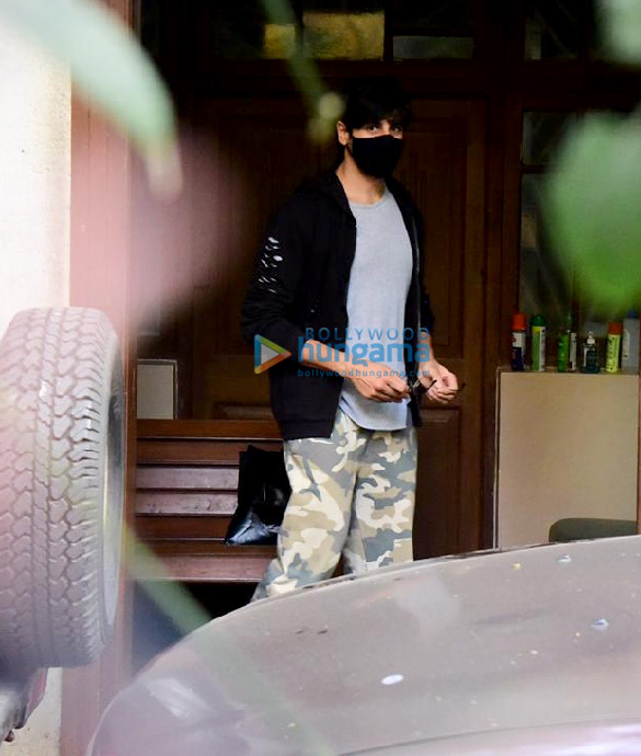 photos sidharth malhotra and vishnu varadhan spotted at a dubbing studio in bandra 3