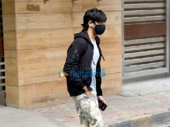 Photos: Sidharth Malhotra spotted outside a clinic